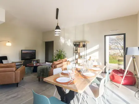 Maison lumineuse avec terrasse, jardin et équipement complet près de la voie verte - Photo 6