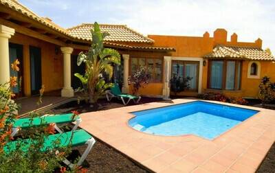 LBM Villa con 2 dormitorios y piscina privada, Villa 4 personnes à Corralejo 989291