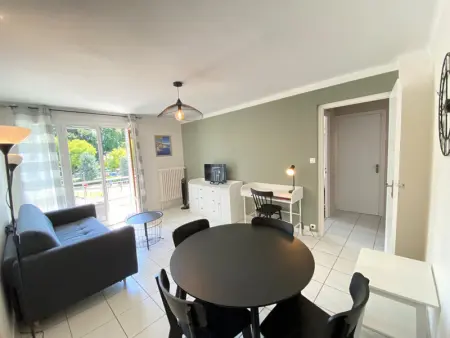 T2 rénové proche plage d'Annecy avec parking et animaux admis - Photo 1