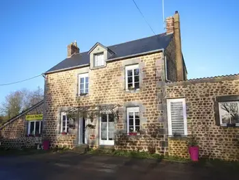 Casa rural en Dompierre,Gîte familial tout confort avec jeux et jardin, proche voie verte et rivière FR-1-497-132 N°863492