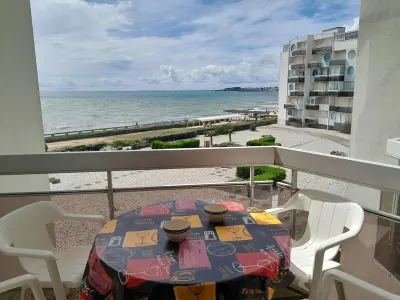 Appartement à Saint Gilles Croix de Vie, Saint Gilles - T3 Face Mer avec Balcon, Parking Privé, Accès Direct Plage - L906548