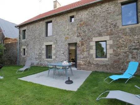 Maison de plain-pied avec jardin privatif, proche de Granville - Photo 4