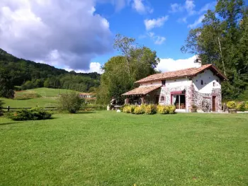 Gite à Saint Jean le Vieux,Maison typique, nature montagne, animaux admis, wifi, près de St-Jean-le-Vieux FR-1-384-195 N°863739