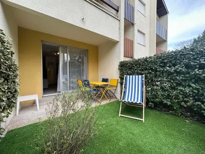 Appartement à Saint Georges de Didonne, Studio au calme, plage et centre à pied, jardinet ensoleillé, parking privé - L906710