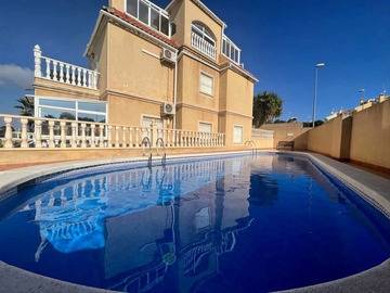 Traditional 3 bedroom Townhse with Com pool ALM26, Villa 6 personnes à Orihuela Costa 991760