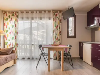 Appartement à Briançon, Studio cosy avec coin nuit, proche télécabine et centre, parking - L906731