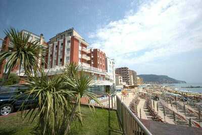 Residence Stella Maris-Bilo 5 sea view-B5VM, Maison 5 personnes à Pietra Ligure IT-17027-2505