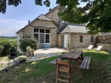 La maison de Galut, Gite 8 personnes à Gabriac FR-1-601-412