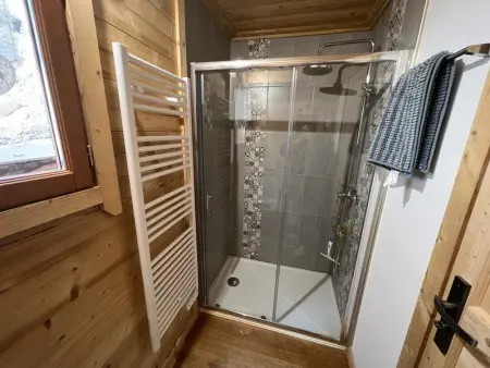 Joli chalet au calme avec poêle à bois, 4 chambres et cuisine équipée - Photo 10