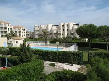 Appartement à Saint Cyprien, Saint-Cyprien: T2 cabine rénové 6 pers, piscine, parking, à 100m de la plage - L907117