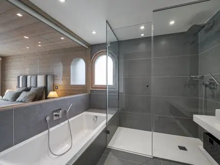 Chalet d'Exception avec Piscine, Sauna et Hammam à Courchevel - Photo 10