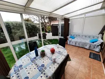 Casa en Seignosse,Villa Mitoyenne avec Jardin, Proche Plage à Seignosse, Piscine, Parking Privé et Wifi FR-1-239-421 N°864484