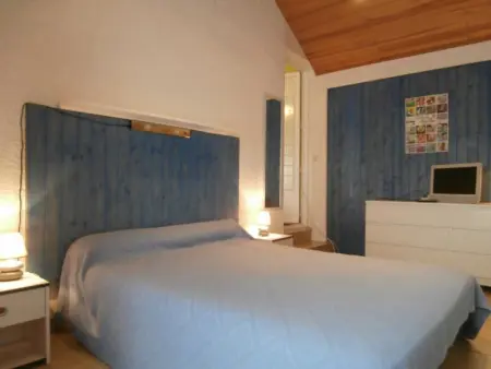 Maison moderne entre forêt et océan, avec jardin et terrasse. - Photo 8