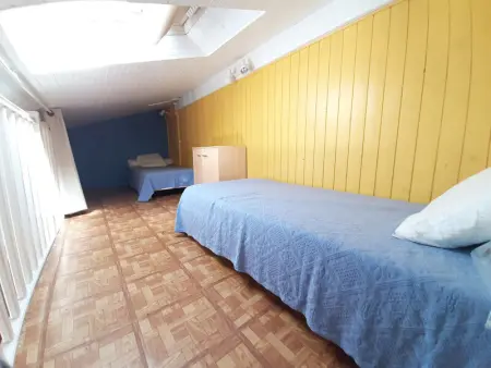 Maison moderne entre forêt et océan, avec jardin et terrasse. - Photo 9