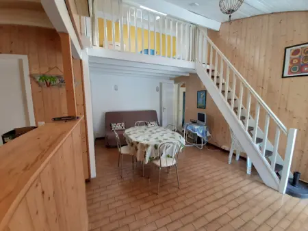 Maison moderne entre forêt et océan, avec jardin et terrasse. - Photo 11