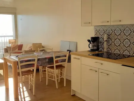 Appartement à Saint Jean de Monts, Appartement moderne 2 chambres, 2 salles d'eau, face mer, parking, proche commerces, St Jean de Monts - L907400