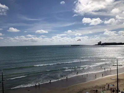 Appartement à Les Sables d'Olonne, Appartement T2 refait à neuf avec balcon face mer et ascenseur, au cœur des Sables-d'Olonne - L907416
