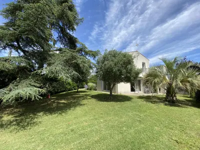 Maison à Fouras, Villa Confortable à Fouras, Proche Mer, 3 Chambres, Terrasse, Jardin, WiFi - L864529