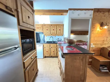 Charmant appartement au pied des pistes avec piscine et parking - Photo 4