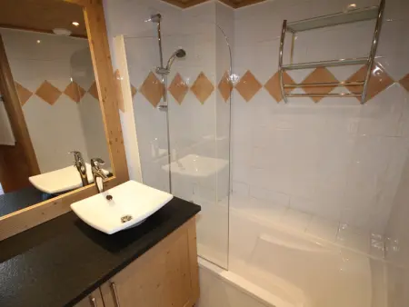 Superbe Duplex 4 pièces avec garage, 2 salles de bains, proche télécabine, WiFi - Photo 2