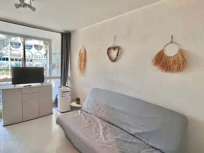 Appartement à La Grande Motte, Studio Cabine avec Parking Privatif, Climatisation et TV à La Grande-Motte - L907809