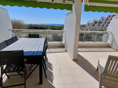 Appartement à La Grande Motte, Spacieux appartement avec terrasse, parking privé, et vue sur la mer - L907820