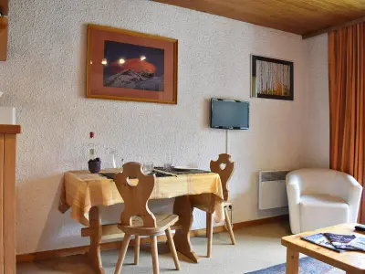 Appartement à Méribel, Studio confortable 4 pers. avec balcon sud, proche pistes et commodités, Méribel - L907921