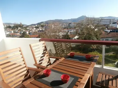 Wohnung in Hendaye, Joli studio en centre-ville avec parking, animaux admis - L908008