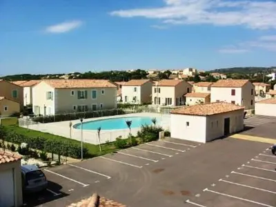 Appartement à Narbonne, Appartement 3 pièces avec terrasse, 6 couchages, piscine et parking privé à 300m de la plage à Narbonne Plage - L908075