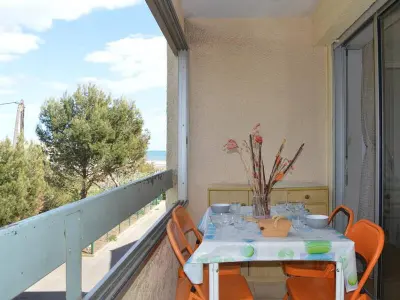 Appartement à Narbonne, Appartement à 200m de la plage, 2 pièces cabine, 6 couchages, loggia, parking, quartier calme - L908076