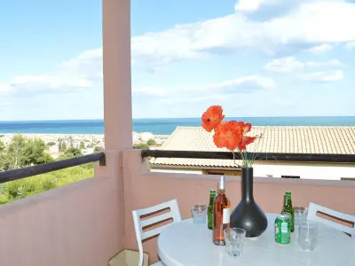 Appartement à Fleury Saint Pierre la Mer, Studio Cabine avec Piscine, 4 couchages, proche plage et commerces - L908091