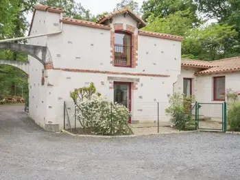 Casa rural en Vertou,Gîte familial en forêt avec jardin clos, à 15 km de Nantes, équipements complets pour un séjour idéal FR-1-306-807 N°864947