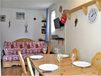 Appartement à Risoul,Studio confortable avec balcon près des pistes, 4 couchages - Risoul 1850 FR-1-330-496 N°908139