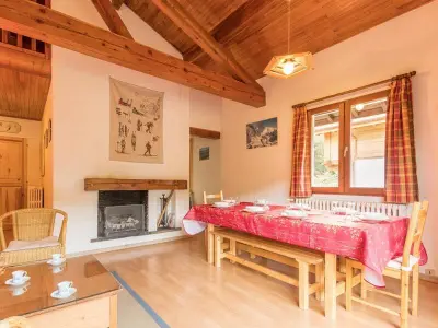 Appartement à Saint Chaffrey , Chalet spacieux 8 pers. avec cheminée et TV à Serre-Chevalier, Chantemerle - L908150