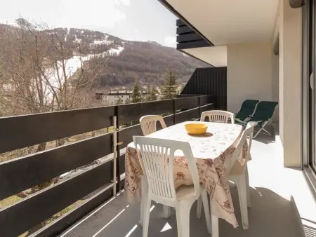 Appartement familial pour 7 à Serre-Chevalier, avec balcon, parking, casier à ski et équipements! - Photo 2