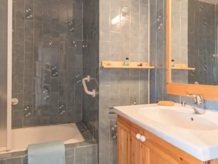 Appartement familial pour 7 à Serre-Chevalier, avec balcon, parking, casier à ski et équipements! - Photo 8