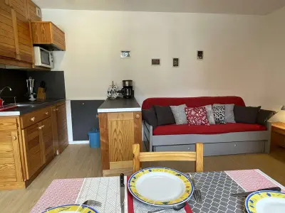 Appartement à Saint Chaffrey , Studio 4 pers, pied de pistes à Chantemerle, Wi-Fi, proche commerces - L908167