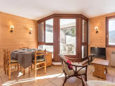 Appartement à Saint Chaffrey , Spacieux appartement à Serre-Chevalier pour 6 pers. avec terrasse, parking couvert et wifi - L908184