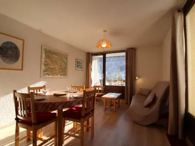 Appartement à Saint Chaffrey , Appartement 6 Pers. avec Balcon, Proche Navette et Parking Gratuit à Serre-Chevalier - L908189