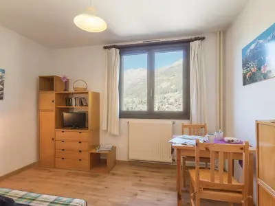 Appartement à La Salle les Alpes, Studio cosy pour 2 à La Salle-les-Alpes, proche pistes et commerces - L908214