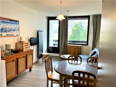 Appartement à La Salle les Alpes, Studio cosy 4 pers à La Salle-les-Alpes, 250m du télécabine, balcon et parking privé - L969567