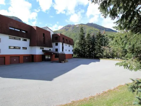 Charmant studio ski-in/ski-out 4 pers. avec piscine, jardin et parking à La Salle les Alpes - Photo 13