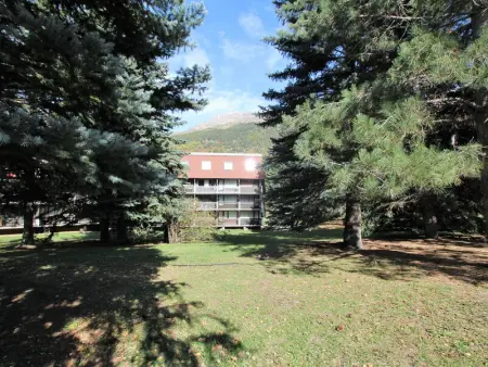 Charmant studio ski-in/ski-out 4 pers. avec piscine, jardin et parking à La Salle les Alpes - Photo 17