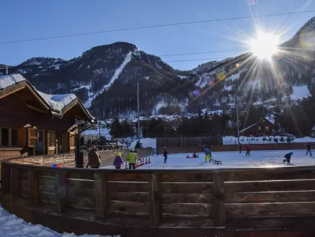 Charmant studio ski-in/ski-out 4 pers. avec piscine, jardin et parking à La Salle les Alpes - Photo 19