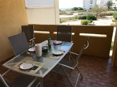 Appartement à Port Leucate, Appartement T2 Cabine 6 pers en bord de mer, parking privé, proche commerces et plage - Leucate - L908356