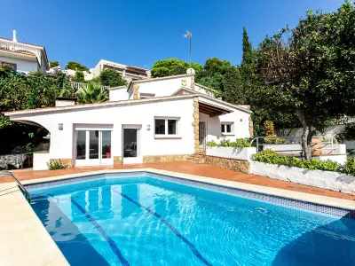 Maison à Lloret de Mar, Villa Cherry, vistas al mar, piscina privada , wifi y barbacoa - L865038