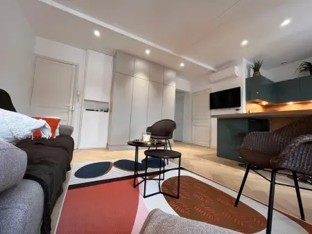 Appartement lumineux 3 pièces près des Halles et de la plage, wifi, clim, parkings proches - Photo 15