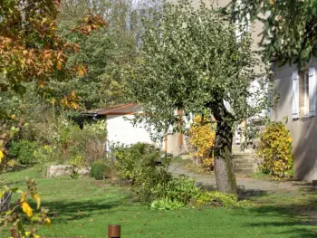 Gite à Saint Symphorien de Lay,Maison de charme avec jardin, 2 chambres, proche loisirs et nature, à 20 km de Roanne FR-1-496-278 N°865098