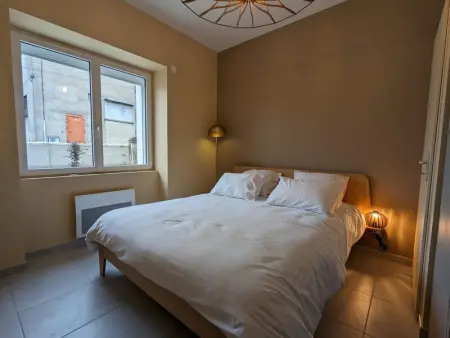 Charmante maison à Angoulême, cour privée, proche parc et bus, accueil bébé, Wifi, animaux acceptés - Photo 1