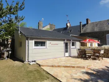 Gite à Granville,Maison indépendante rénovée avec jardin, à 1 km de la plage et 400 m des commerces FR-1-362-348 N°865168